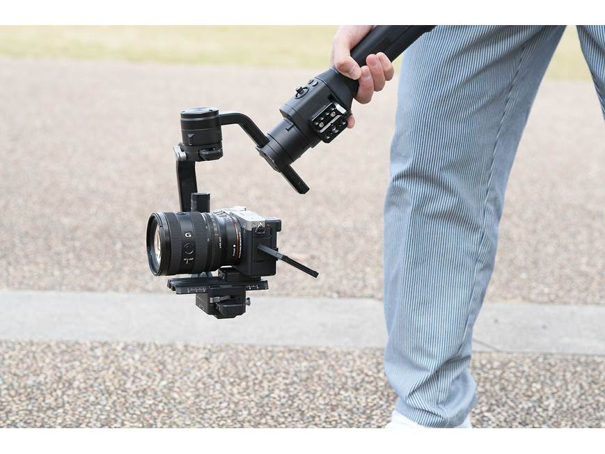 Sony SEL2070G FE 20-70mm f/4 G Ultra-wide-angle standard zoom G