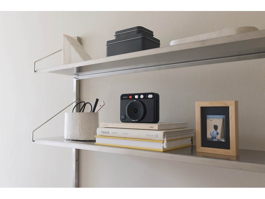 Leica Sofort 2 (Black) Hybrid instant camera with print function