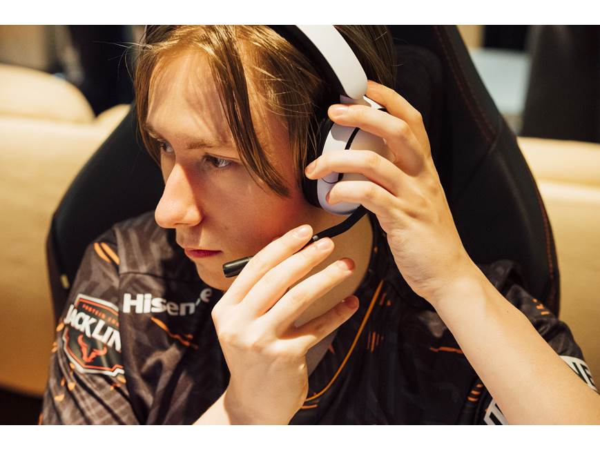 Sony INZONE H5 (White) Over-ear wireless gaming headphones for