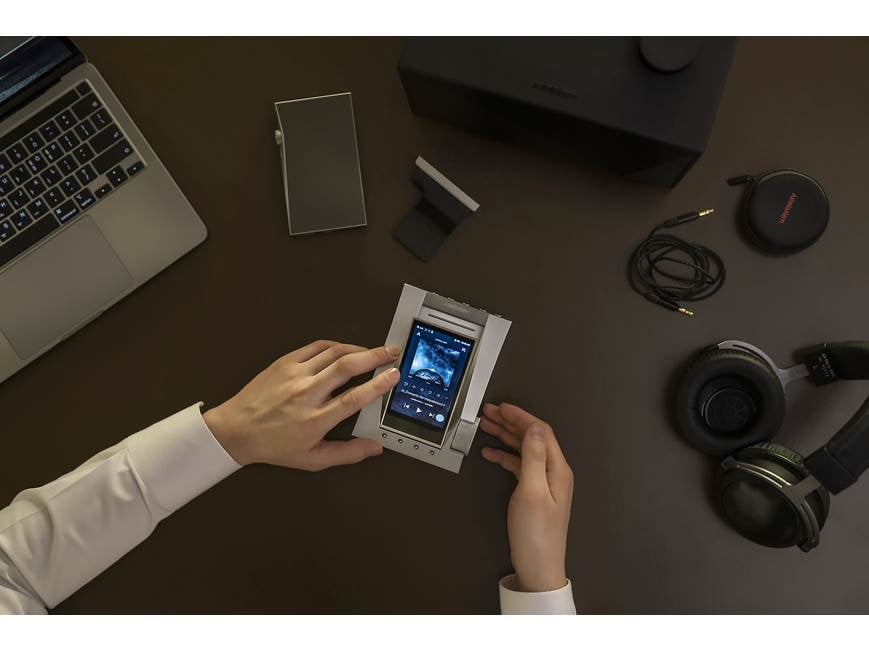 Astell & Kern ACRO CA1000 Portable headphone amplifier/DAC with