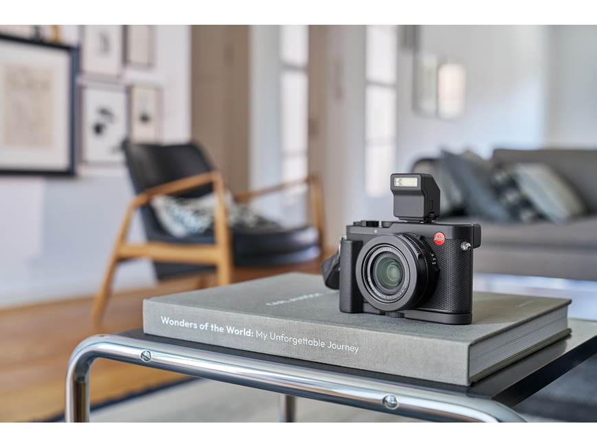 Leica D-Lux 8 Compact 17-megapixel digital camera with Wi-Fi at