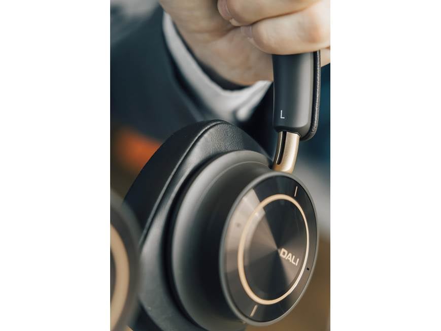 DALI IO-12 Over-ear wireless Bluetooth® noise-canceling headphones