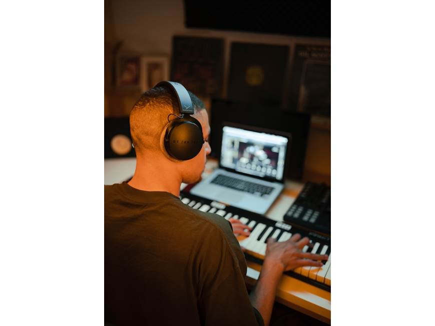 Beyerdynamic DT 700 Pro X Closed-back wired over-ear studio