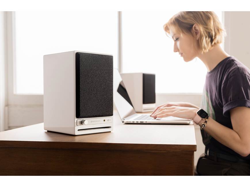 Audioengine HD4 (White) Powered stereo speakers with Bluetooth