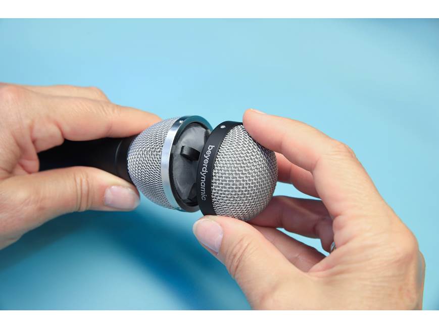Beyerdynamic M 88 Hypercardioid dynamic microphone at Crutchfield