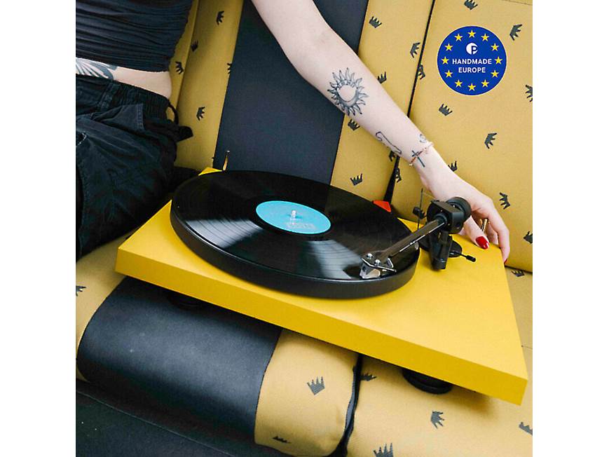 Pro-Ject Debut EVO 2 (Satin Golden Yellow) Manual belt-drive