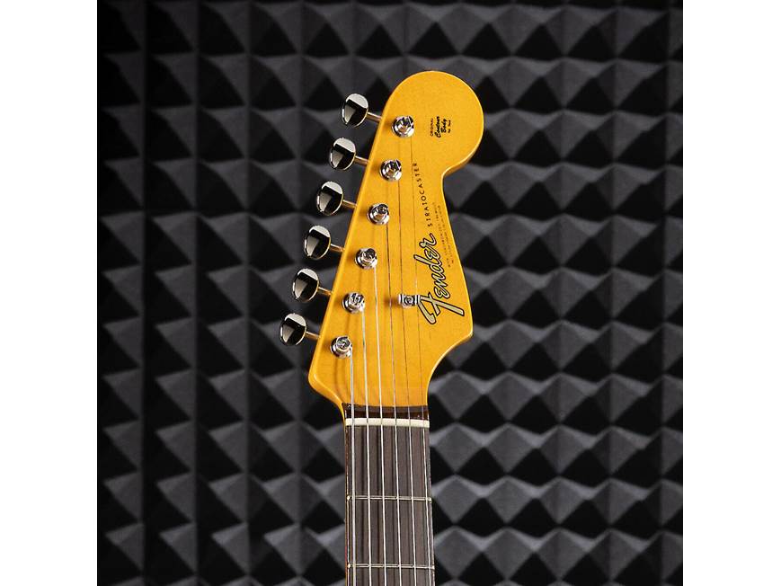 Fender American Vintage II 1965 Stratocaster® (7.8 lbs.) Vintage Fender American Vintage II 1965 Stratocaster® (7.8 lbs.) Vintage