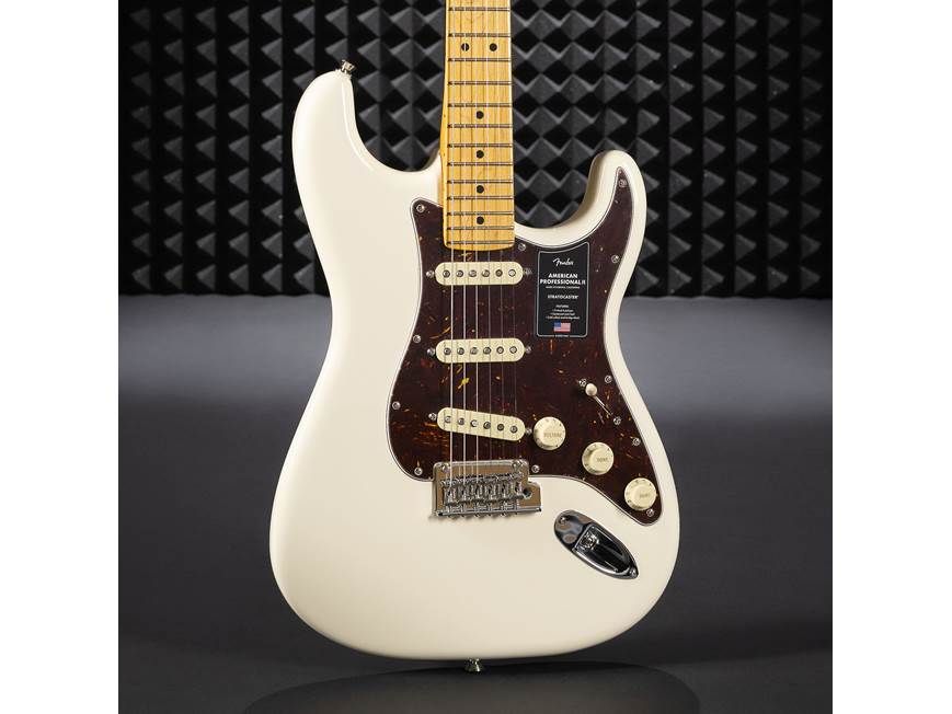 Fender American Professional II Stratocaster® (8.0 lbs.) Electric