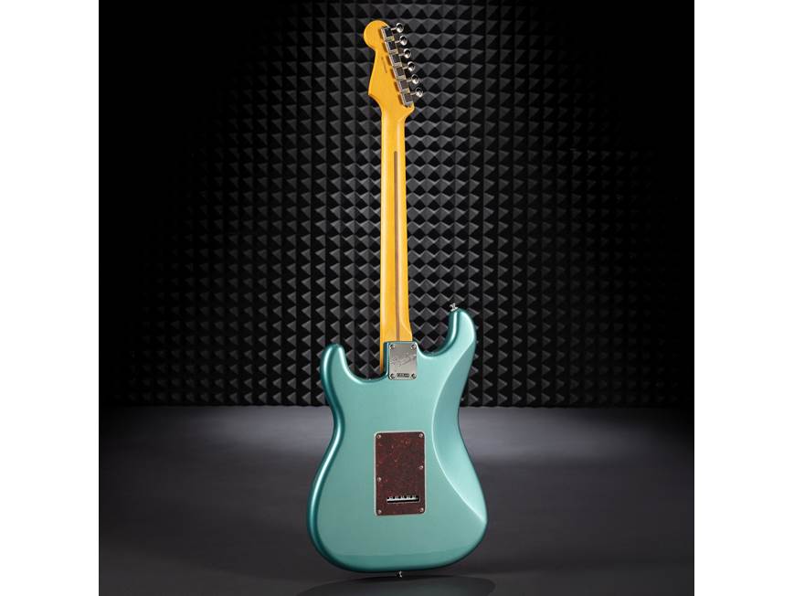 Fender American Professional Classic Stratocaster® (7.4 lbs