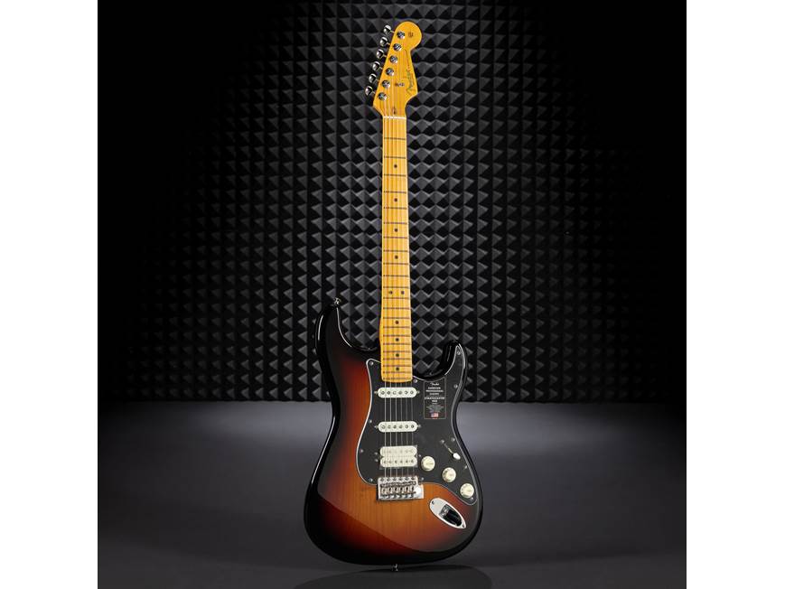 Fender American Professional Classic Stratocaster® HSS (7.6 lbs
