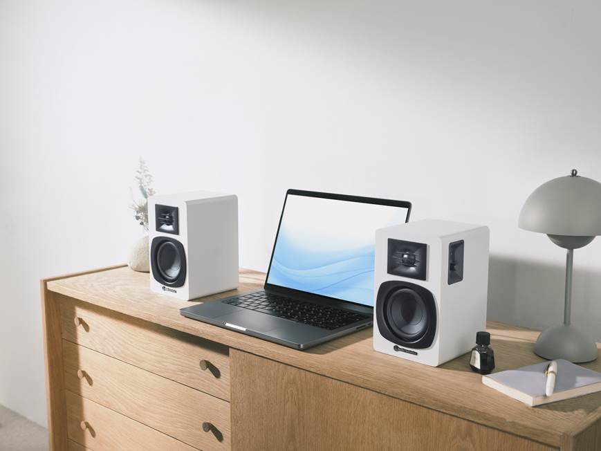 Audio-Technica AT-SP3X (White) Powered stereo speakers with