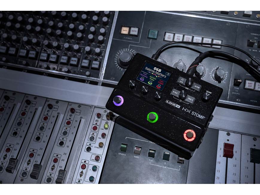 Line 6 HX Stomp Compact effects and amp/cabinet processor at
