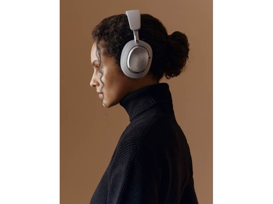 Bowers & Wilkins PX8 S2 (Pearl Blue): price, highlights, specs