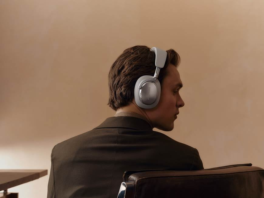 Bowers & Wilkins PX8 S2 (Pearl Blue) Over-ear noise-canceling