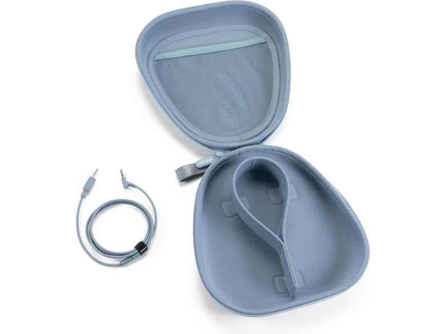 Focal Azurys Closed-back wired over-ear headphones at Crutchfield
