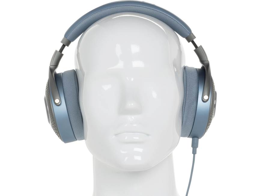 Focal Azurys Closed-back wired over-ear headphones at Crutchfield