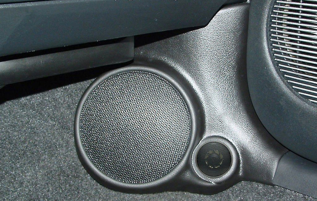 2006 scion xb speakers