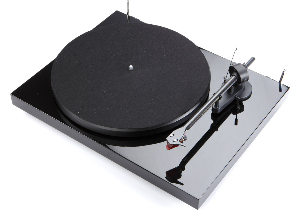 Pro-Ject Debut Carbon (Gloss Black) Manual belt-drive turntable with ...