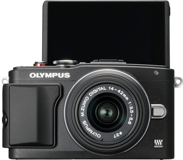 Olympus E-PL6 Two Lens Kit 16-megapixel mirrorless camera with 14